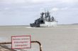 Vyplávanie fregaty nemeckého námorníctva z mesta Wilhelmshaven