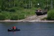 Trebišovskí tankisti prekonali vodnú prekážku na Lešti 11