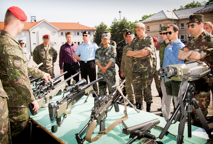 022_2014_05_23_návšteva_vojenský_diplomatický_zbor