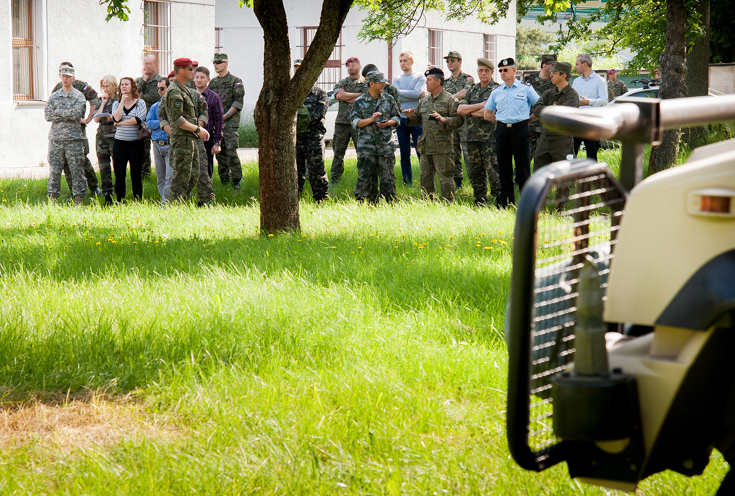 042_2014_05_23_návšteva_vojenský_diplomatický_zbor