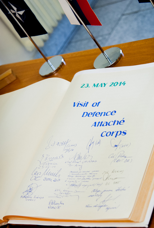 058_2014_05_23_návšteva_vojenský_diplomatický_zbor